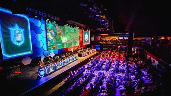 中尤为明显 中尤为明显