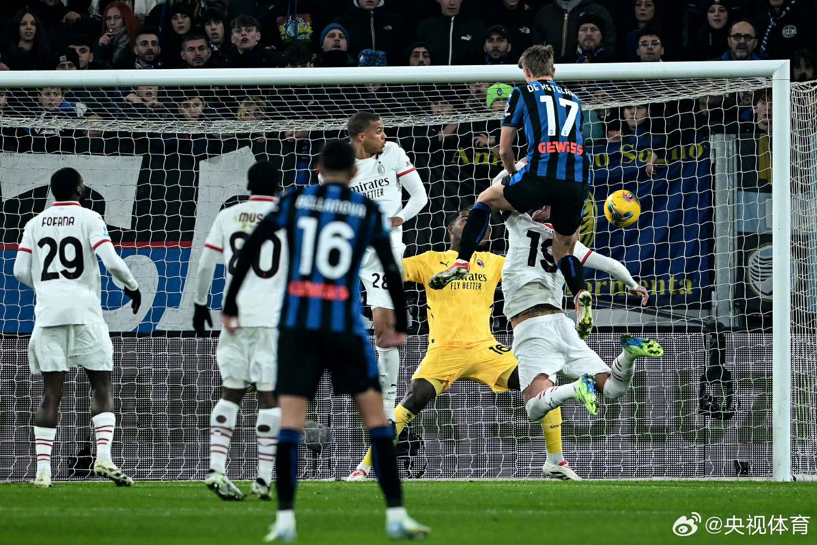 英超赛场上 英超赛场上