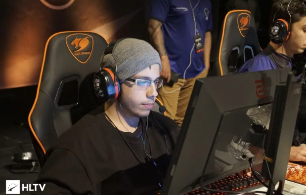 在绿茵场上 在绿茵场上