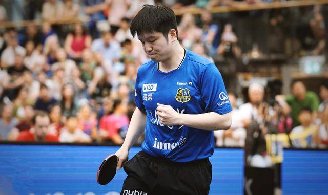 界讨论的焦 界讨论的焦