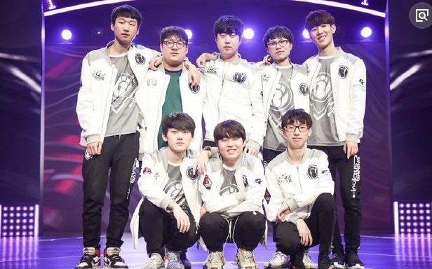 再战一年，记者：莫德里奇希望在皇马踢到岁并退役.